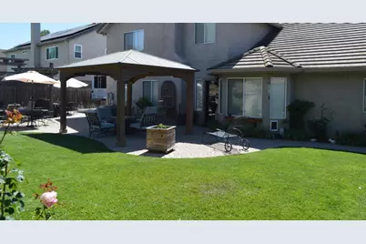 1121 Cypress St, Hollister, CA 95023 - Photo 9