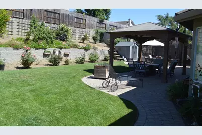 1121 Cypress St, Hollister, CA 95023 - Photo 7