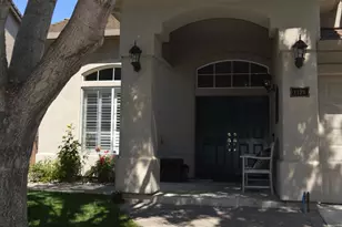 1121 Cypress St, Hollister, CA 95023 - Photo 3