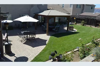 1121 Cypress St, Hollister, CA 95023 - Photo 5