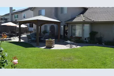 1121 Cypress St, Hollister, CA 95023 - Photo 9