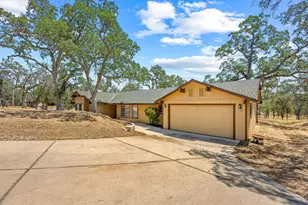 30159 Horseshoe Dr, Coarsegold, CA 93614 - Photo 5