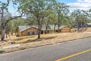 30159 Horseshoe Dr, Coarsegold, CA 93614 - Photo 3