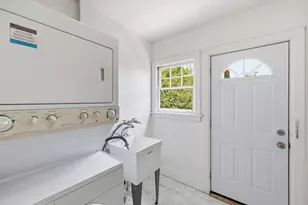 2460 Poppy Dr, Burlingame, CA 94010 - Photo 27