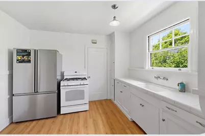 2460 Poppy Dr, Burlingame, CA 94010 - Photo 13
