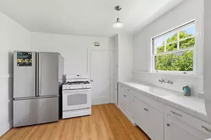 2460 Poppy Dr, Burlingame, CA 94010 - Photo 13
