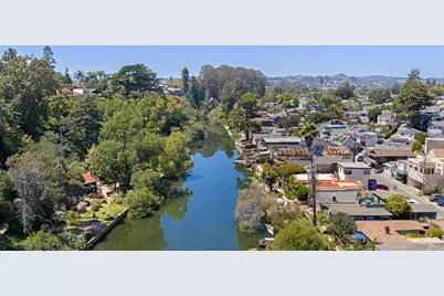 525 Riverview Dr, Capitola, CA 95010 - Photo 39