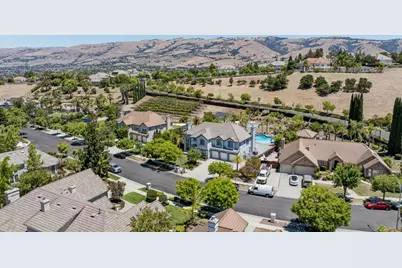 2160 Shadow Ridge Way, San Jose, CA 95138 - Photo 3