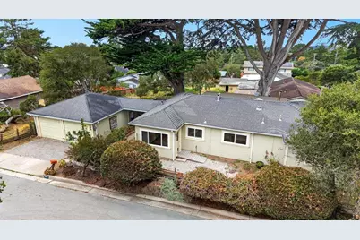 304 Stuart Ave, Pacific Grove, CA 93950 - Photo 1