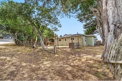 304 Stuart Ave, Pacific Grove, CA 93950 - Photo 35