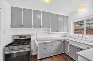 304 Stuart Avenue, Pacific Grove, CA 93950 - Photo 11