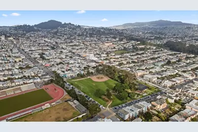 2270 27th Ave, San Francisco, CA 94116 - Photo 25