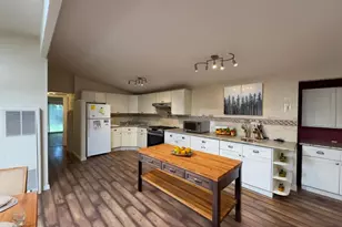 10534 Sterling Blvd, Cupertino, CA 95014 - Photo 9