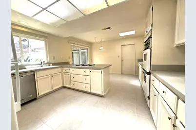 6327 Whaley Dr, San Jose, CA 95135 - Photo 17