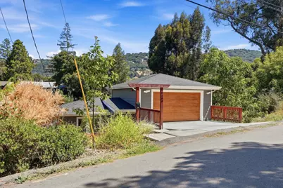 6188 Oakdale Ave, Oakland, CA 94605 - Photo 3