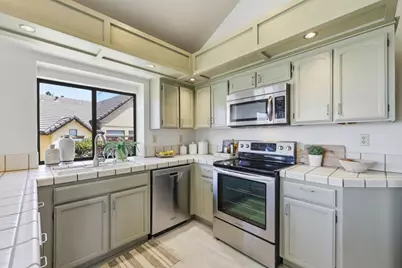 7711 Galloway Dr, San Jose, CA 95135 - Photo 13