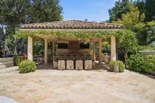 10285 Magdalena Rd, Los Altos Hills, CA 94024 - Photo 41