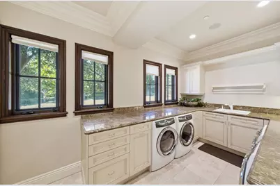 10285 Magdalena Rd, Los Altos Hills, CA 94024 - Photo 25