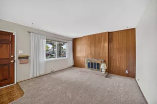8431 Wayland Ln, Gilroy, CA 95020 - Photo 5