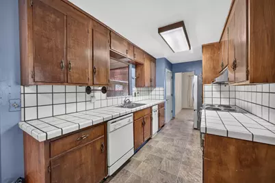 8431 Wayland Ln, Gilroy, CA 95020 - Photo 13