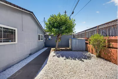 8431 Wayland Ln, Gilroy, CA 95020 - Photo 41