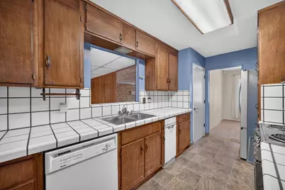 8431 Wayland Ln, Gilroy, CA 95020 - Photo 11