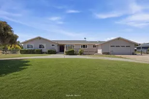1135 Manning Ct, San Martin, CA 95046 - Photo 3