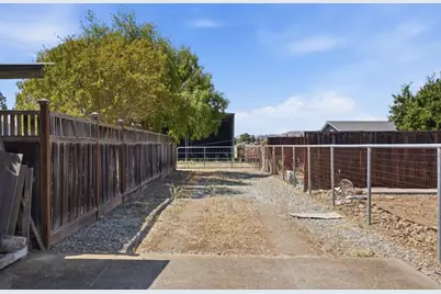 1135 Manning Ct, San Martin, CA 95046 - Photo 51
