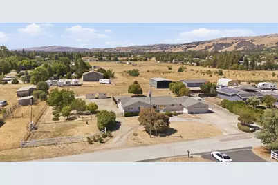 1135 Manning Ct, San Martin, CA 95046 - Photo 73