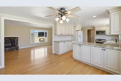 1135 Manning Ct, San Martin, CA 95046 - Photo 13