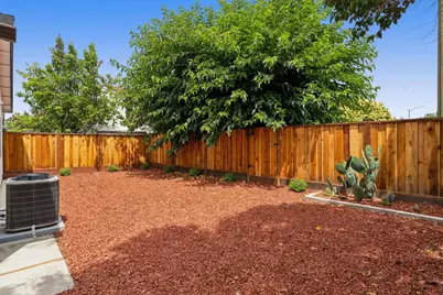 555 Lanfair Cir, San Jose, CA 95136 - Photo 41