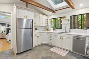 24250 Glenwood Dr, Los Gatos, CA 95033 - Photo 15
