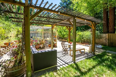 24250 Glenwood Dr, Los Gatos, CA 95033 - Photo 45