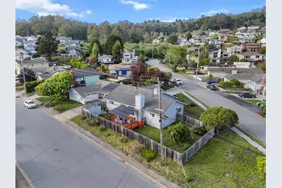 423 Montecito Ave, El Granada, CA 94018 - Photo 11