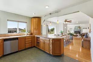 1251 Bonnie View Rd, Hollister, CA 95023 - Photo 11