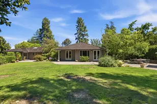 13565 Wendy Ln, Saratoga, CA 95070 - Photo 23
