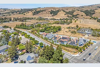 17045 Hill Rd, Morgan Hill, CA 95037 - Photo 59