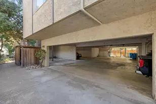 1121 Douglas Ave 302, Burlingame, CA 94010 - Photo 25