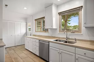 36 Wellings Pl, Monterey, CA 93940 - Photo 7