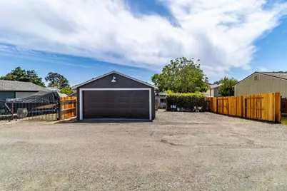 843 W I St, Benicia, CA 94510 - Photo 43