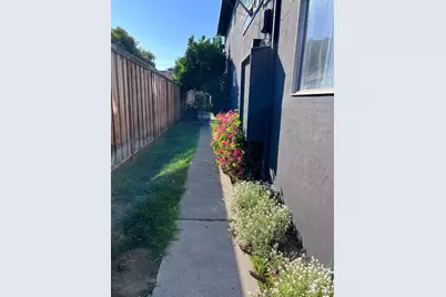 57 Dumbarton Ave, Redwood City, CA 94063 - Photo 35