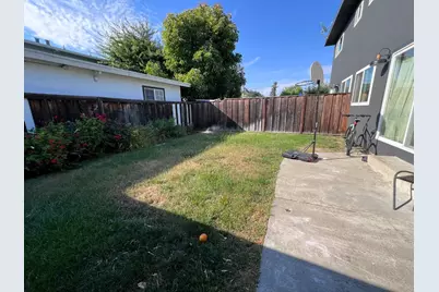 57 Dumbarton Ave, Redwood City, CA 94063 - Photo 31