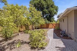 484 Aspen Way, Los Altos, CA 94024 - Photo 39