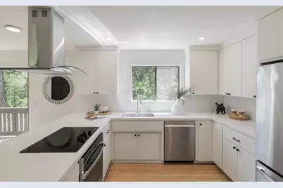 25 Stowe Ln, Menlo Park, CA 94025 - Photo 7