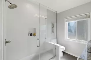 25900 Vinedo, Los Altos Hills, CA 94022 - Photo 15