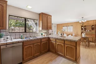 701 Christine Dr, Palo Alto, CA 94303 - Photo 11