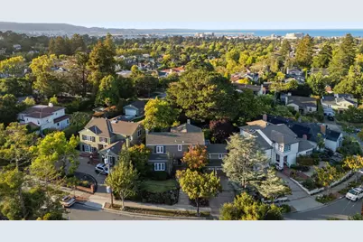 1386 Hillside Cir, Burlingame, CA 94010 - Photo 3