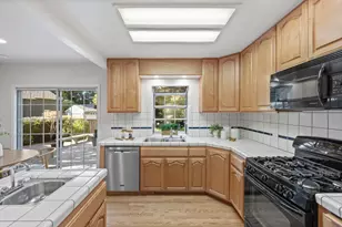 1386 Hillside Cir, Burlingame, CA 94010 - Photo 15
