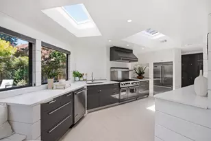 65 Kirby Pl, Palo Alto, CA 94301 - Photo 9