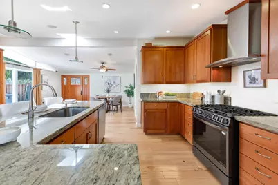 785 Lakechime Dr, Sunnyvale, CA 94089 - Photo 9